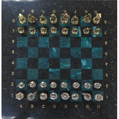 Шахматы каменные изумрудный змеевик Римские воины 28см
