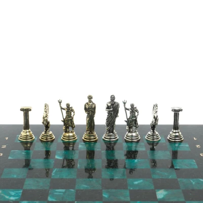 Шахматы "Римские лучники" доска 28х28 см из змеевика