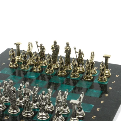 Шахматы "Римские лучники" доска 28х28 см из змеевика