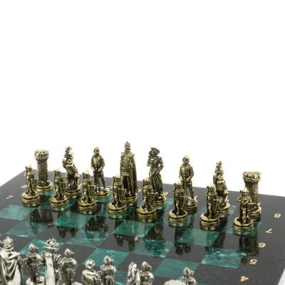 Шахматы каменные подарочные "Рыцари" доска 36х36 шабровский змеевик