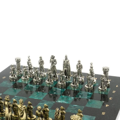 Шахматы каменные подарочные "Рыцари" доска 36х36 шабровский змеевик