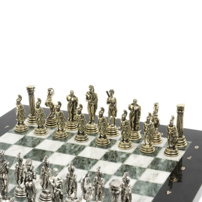 Шахматы "Греко-Римская война" 32х32 см из змеевика и мрамора