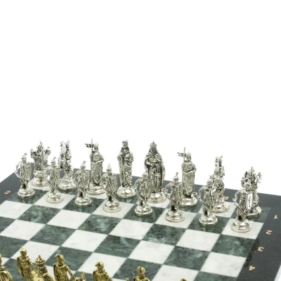 Шахматы "Рыцари крестоносцы" доска 44х44 см из мрамора и змеевика