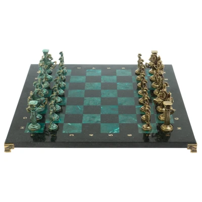 Шахматы "Римские войны" фигуры бронза / патина 44х44 см змеевик