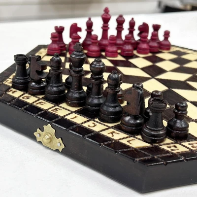 Шахматы на троих малые