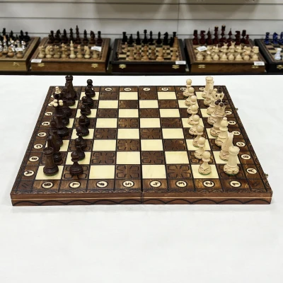 Шахматы деревянные Юниор Вегель с ячейками