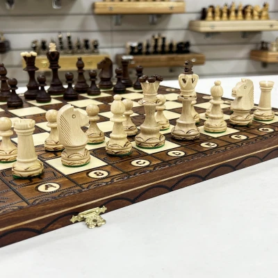 Шахматы деревянные Юниор Вегель с ячейками