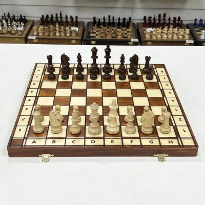 Шахматы деревянные Йовиш Вегель с ячейками