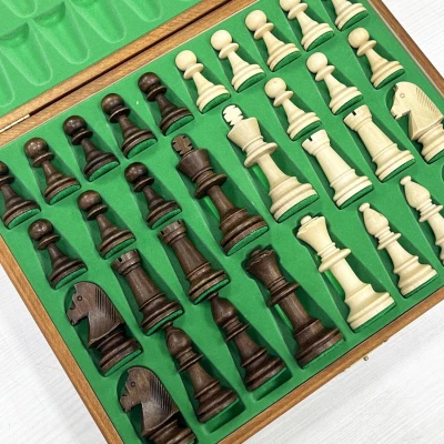 Шахматные фигуры в ларце Стаунтон Люкс, Wegiel