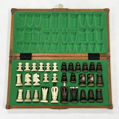 Шахматы Royal 36 Вегель деревянные с ячейками