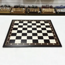 Шахматная доска нескладная черно белая 49 см