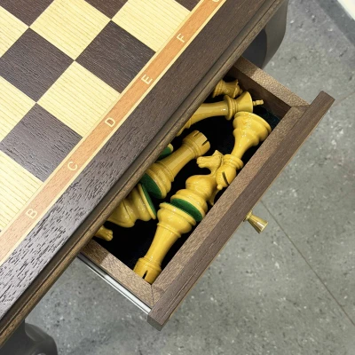 Шахматный стол венге ясень с фигурами из композита