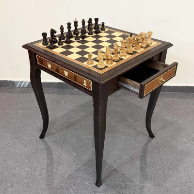 Шахматные стол венге ясень с фигурами из карельской березы Стаунтон