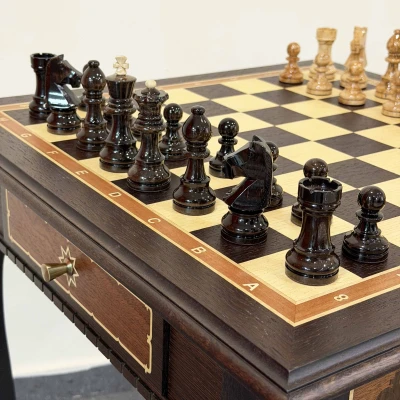 Шахматные стол венге ясень с фигурами из карельской березы Стаунтон