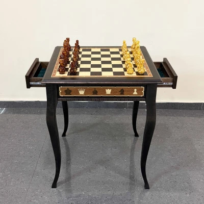 Шахматный стол подарочный венге ясень с фигурами из янтаря