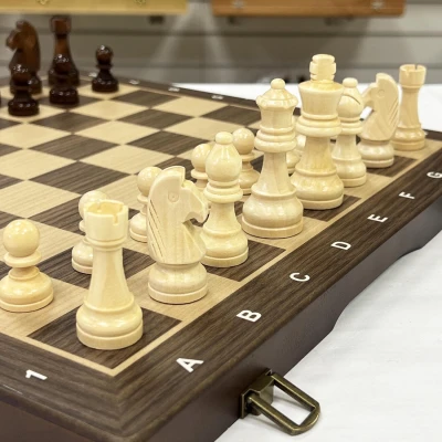 Шахматы деревянные подарочные магнитные Lavochkashop 39 см орех