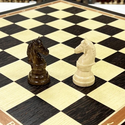 Шахматы деревянные Рыцарские венге большие