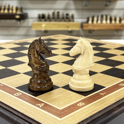 Шахматы резные Бастион дубовые