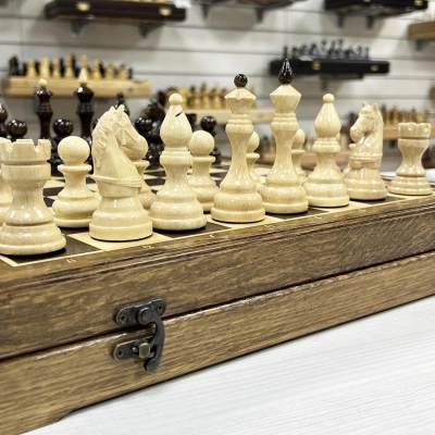 Шахматный ларец из дуба с фигурами Бастион из кавказского граба 40 см