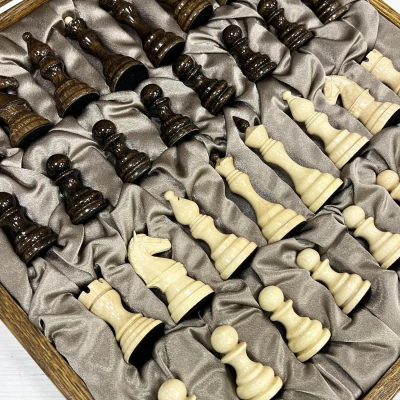 Шахматный ларец из дуба с фигурами Бастион из кавказского граба 40 см