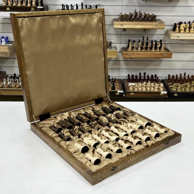 Шахматы в ларце из дуба с фигурами из кавказского граба матовые