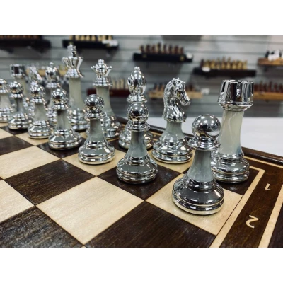 Шахматы подарочные в ларце из дуба с фигурами Итальянский дизайн