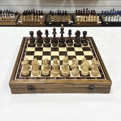 Шахматы подарочные в ларце из дуба с фигурами из граба