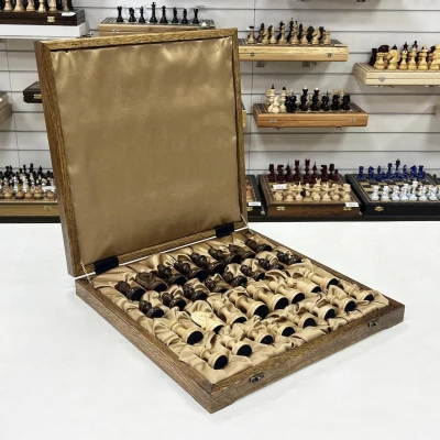 Шахматы подарочные в ларце из дуба с фигурами из граба