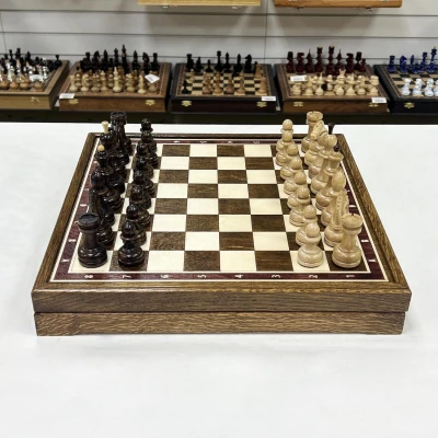 Шахматы подарочные в ларце из дуба с фигурами из граба