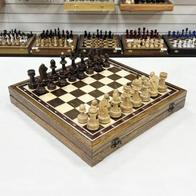 Шахматы подарочные в ларце из дуба с фигурами из граба