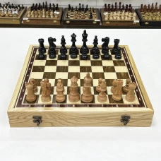 Шахматы в ларце из граба с фигурами из бука Индийский Стаунтон