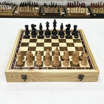 Шахматы в ларце из граба с фигурами из бука Индийский Стаунтон