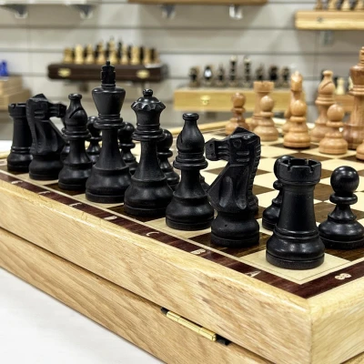 Шахматы в ларце из граба с фигурами из бука Индийский Стаунтон