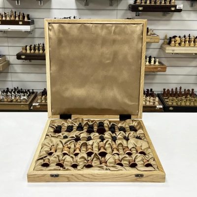 Шахматы в ларце из граба с фигурами из бука Индийский Стаунтон