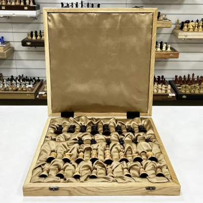 Шахматы в ларце из граба с фигурами из карельской березы