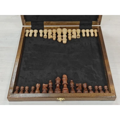 Шахматы подарочные в ларце из дуба с чехлом