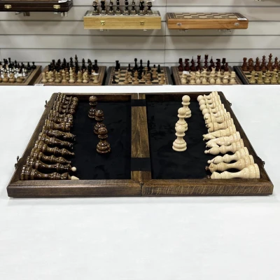 Шахматы деревянные из дуба Бастион глянцевые