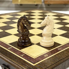 Шахматы деревянные из дуба Бастион глянцевые