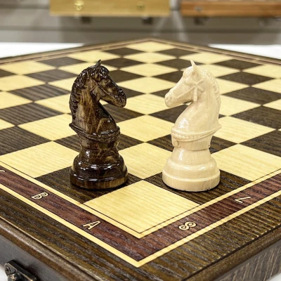 Шахматы деревянные из дуба Бастион глянцевые