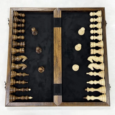 Шахматы деревянные из дуба Бастион глянцевые