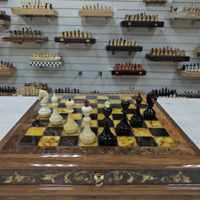 Эксклюзивный шахматный ларец №2 орех/янтарь м. Емельянова