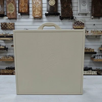 Эксклюзивный шахматный ларец №2 орех/янтарь м. Емельянова