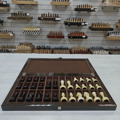 Шахматы эксклюзивные Готика мореный дуб/янтарь темные большие , Мастерская Емельянова