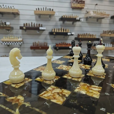 Шахматы эксклюзивные Готика мореный дуб/янтарь темные большие , Мастерская Емельянова