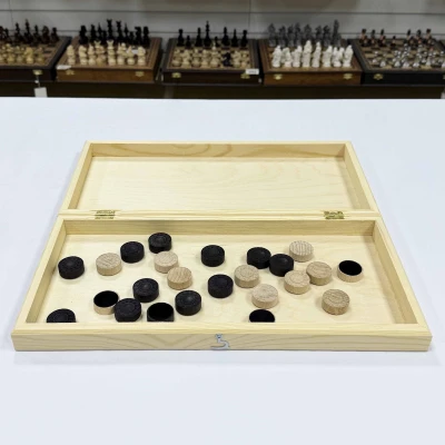 Шашки в деревянной доске с фишками из бука 43 см