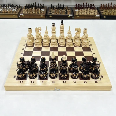 Шахматы гроссмейстерские деревянные с резными фигурами