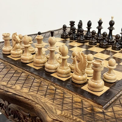 Шахматный стол резной из массива ясеня с фигурами из граба