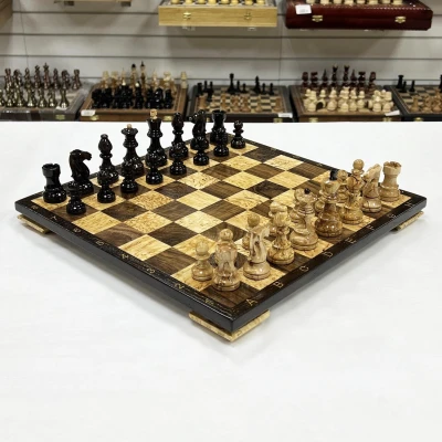 Шахматы эксклюзивные нескладные из дерева карельской березы и ореха 40 см