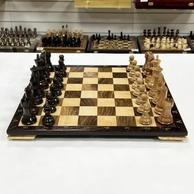 Шахматы эксклюзивные нескладные из дерева ореха и клена Суприм глянцевые