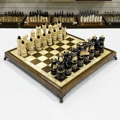 Шахматы ручной работы резные на нескладной доске Русские воины Шахматы ручной работы резные на нескладной доске Русские воины